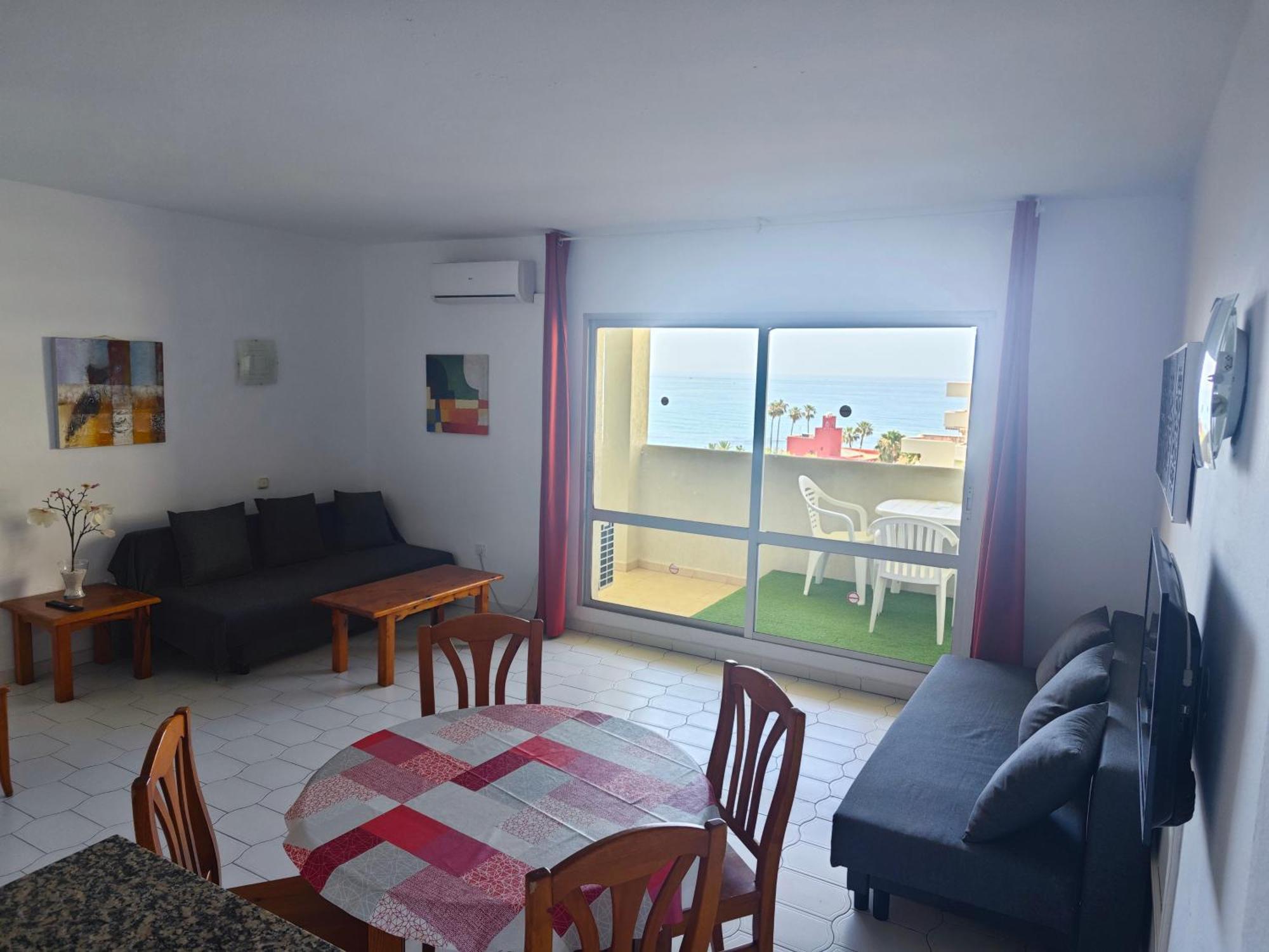 El Estudio De La Playa Benalbeach Vistas Al Mar Benalmadena Phòng bức ảnh